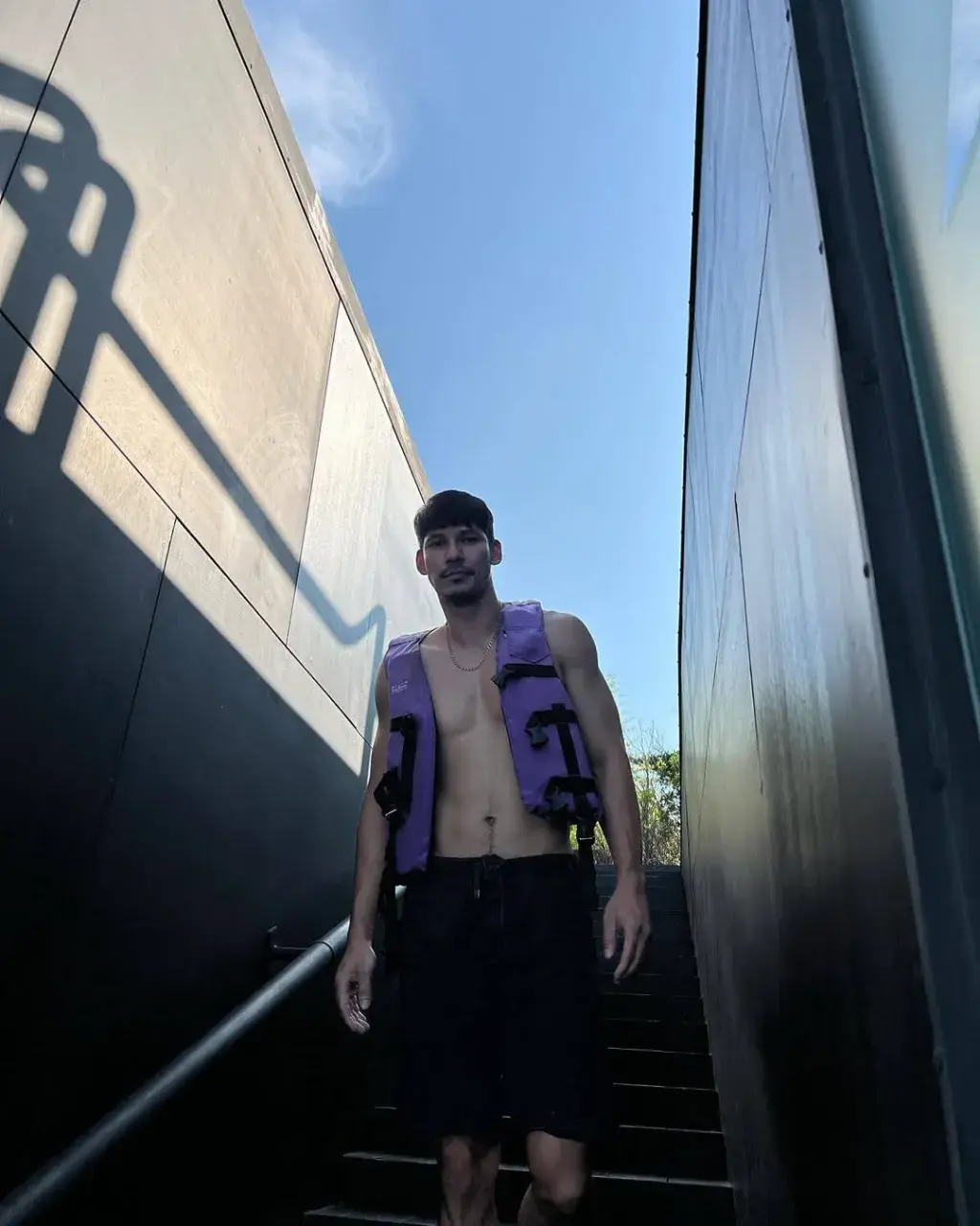 รักผ่านจอ