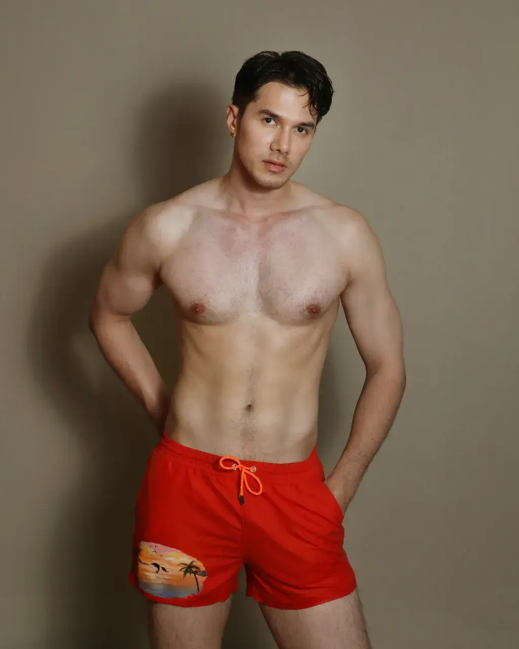 มิกค์ ทอง 2025