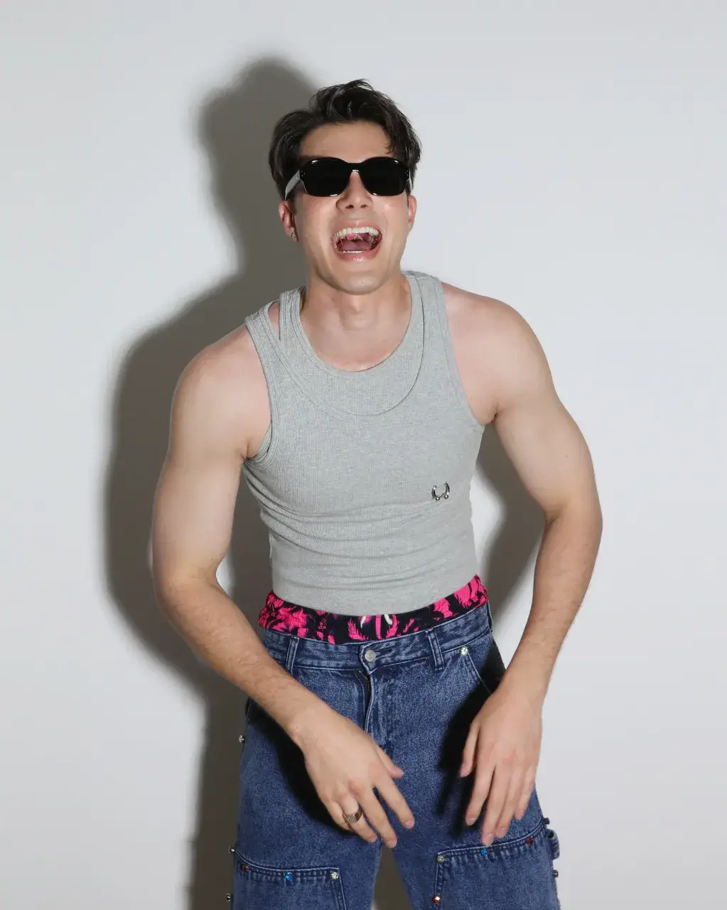 มิกค์ ทอง 2025