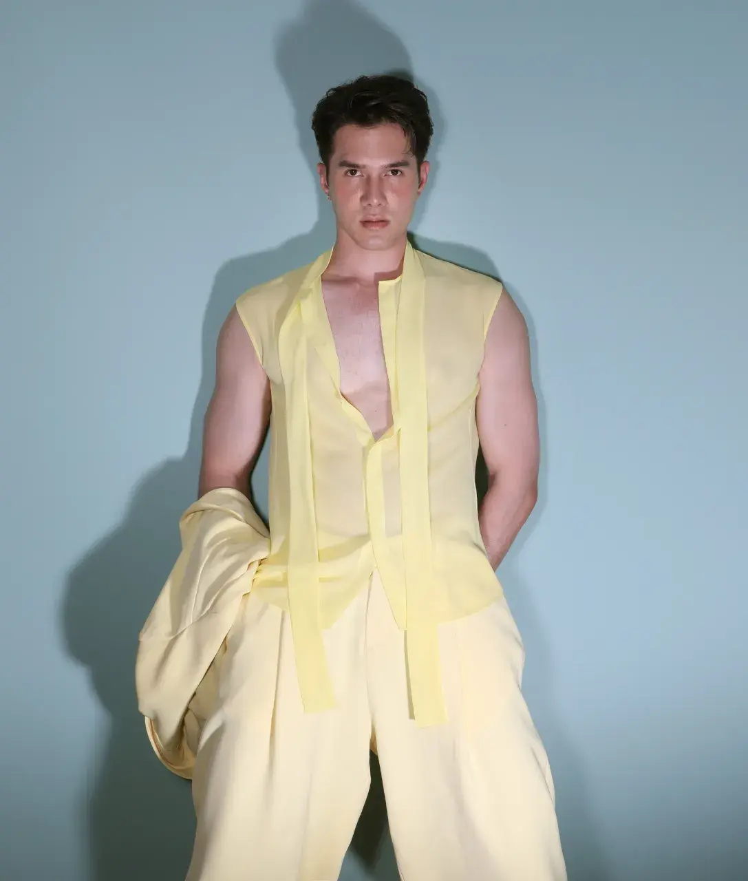 มิกค์ ทอง 2025