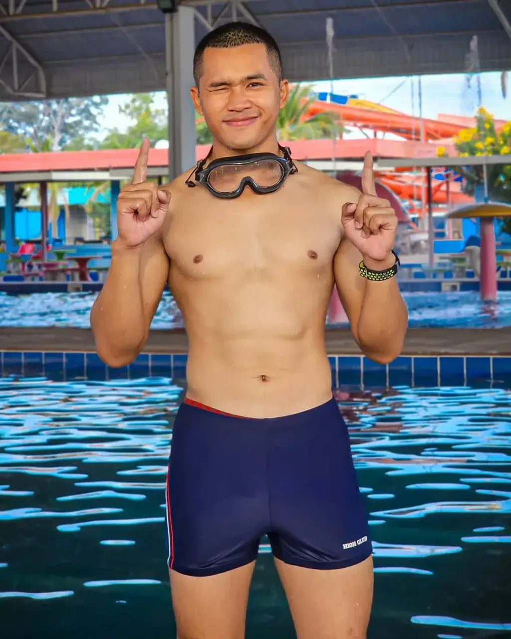 เสวเล่นซ่ะน้ำกระจอก