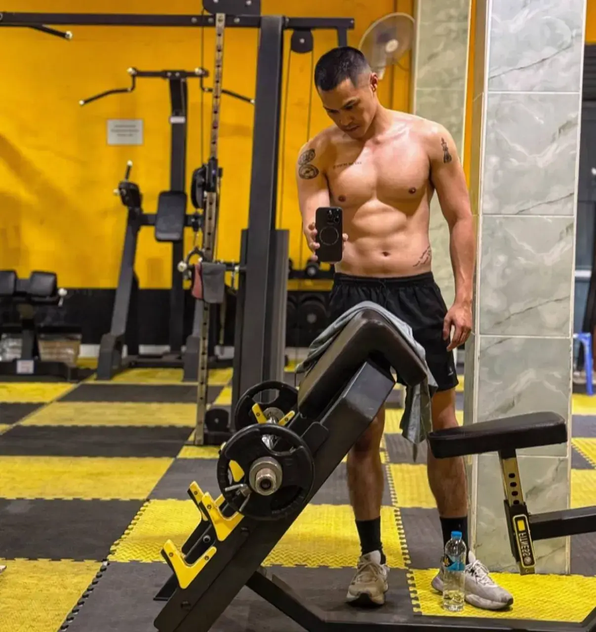 เก็บรักเข้าคลัง