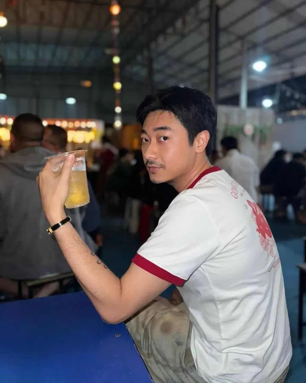 เก็บรักเข้าคลัง