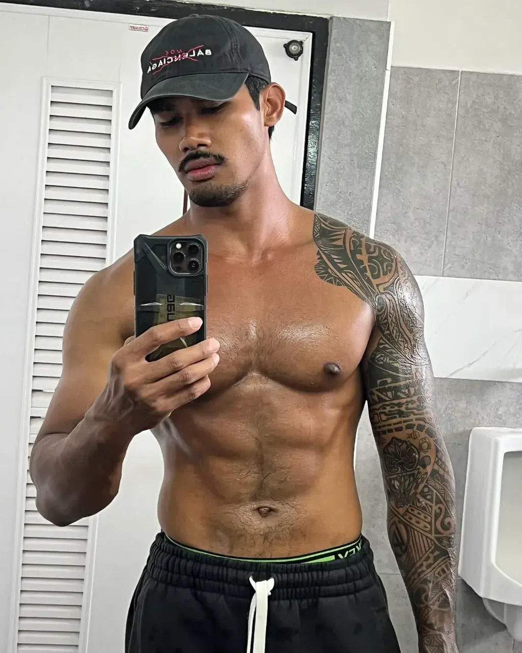 ยอมโดนหมีสอย