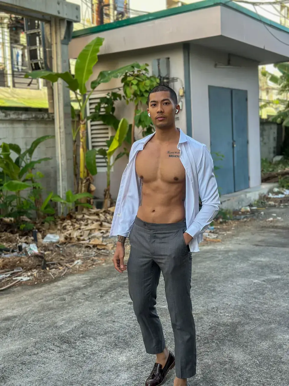 ไม่มากไม่น้อย