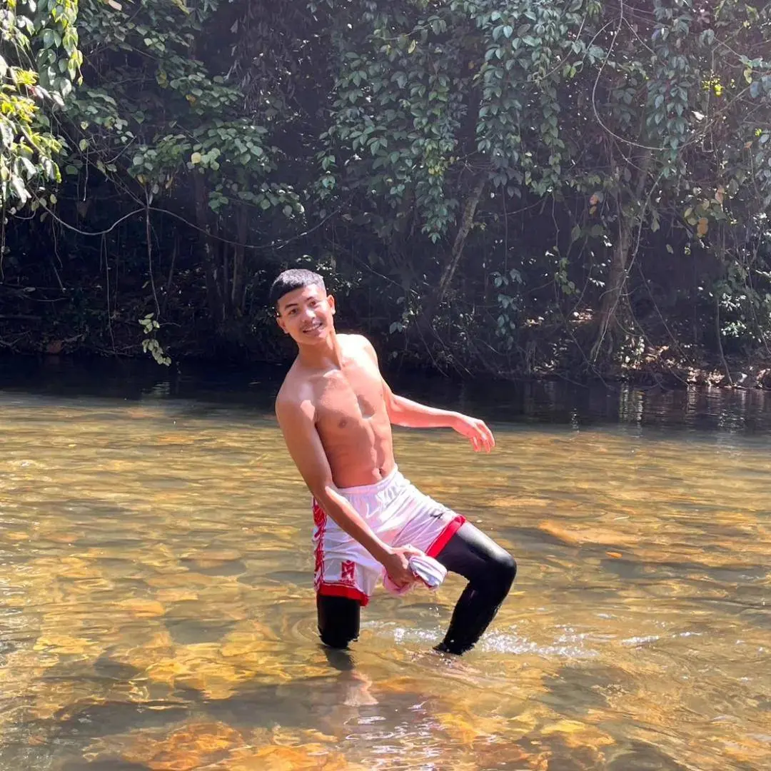 พลังน้ำรัก