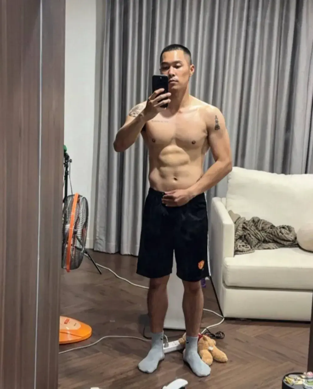 ยอมโดนแทง