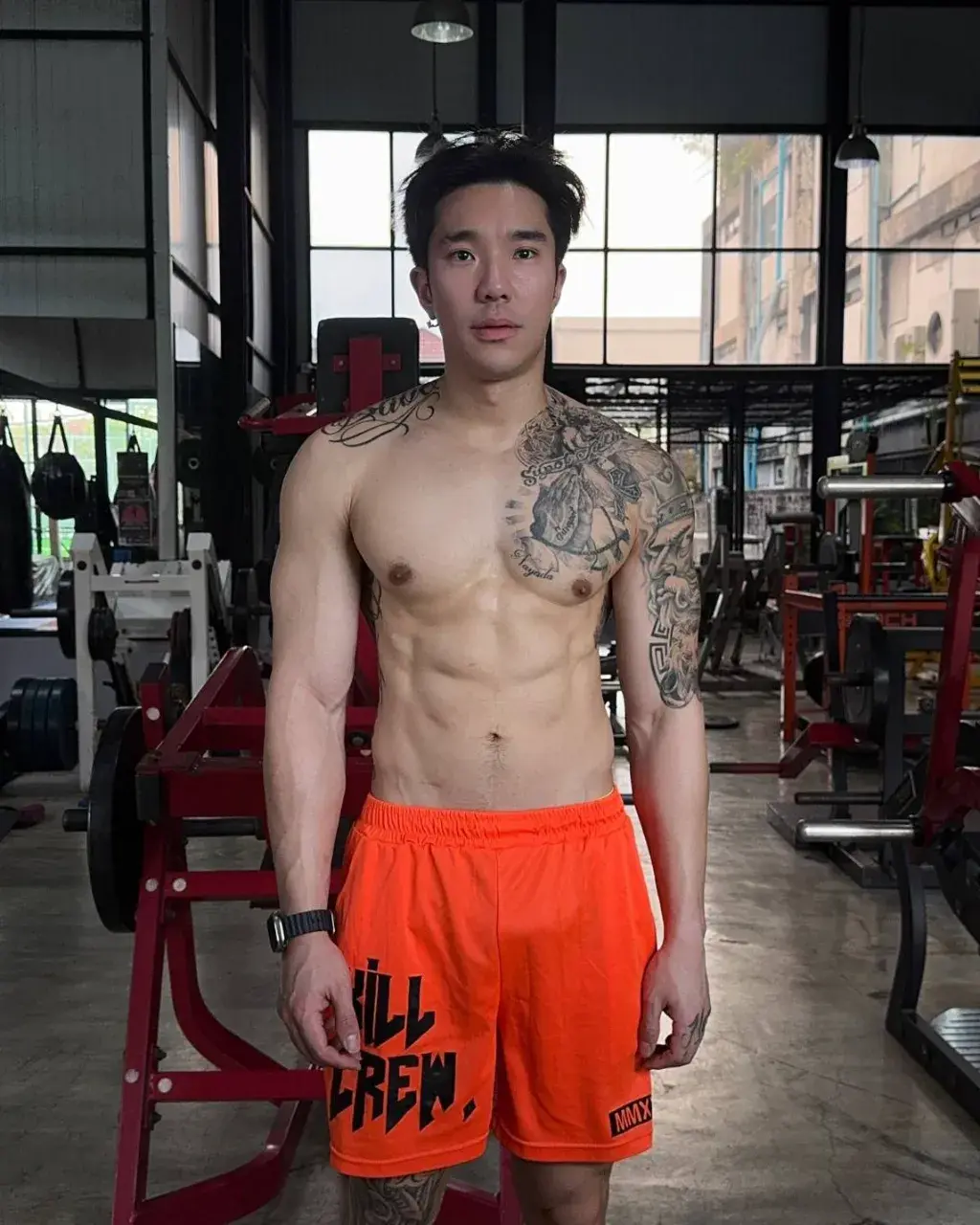 ยอมโดนแทง