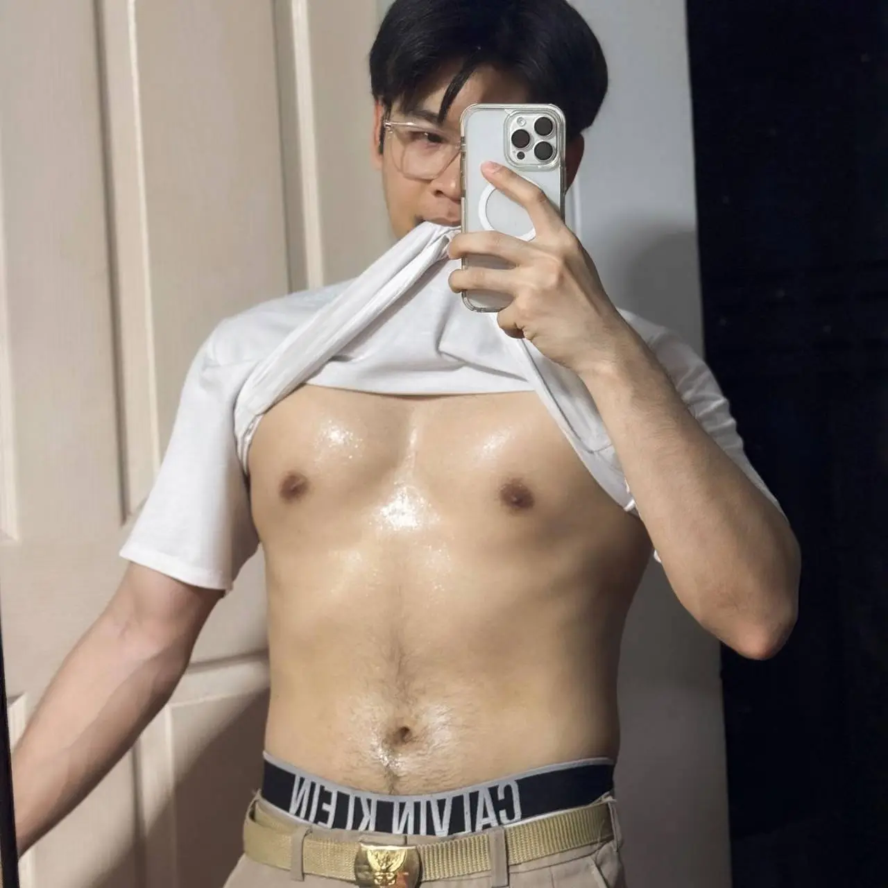 ยอมโดนแทง