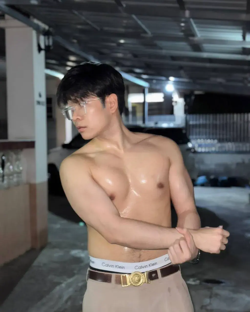 ยอมโดนแทง