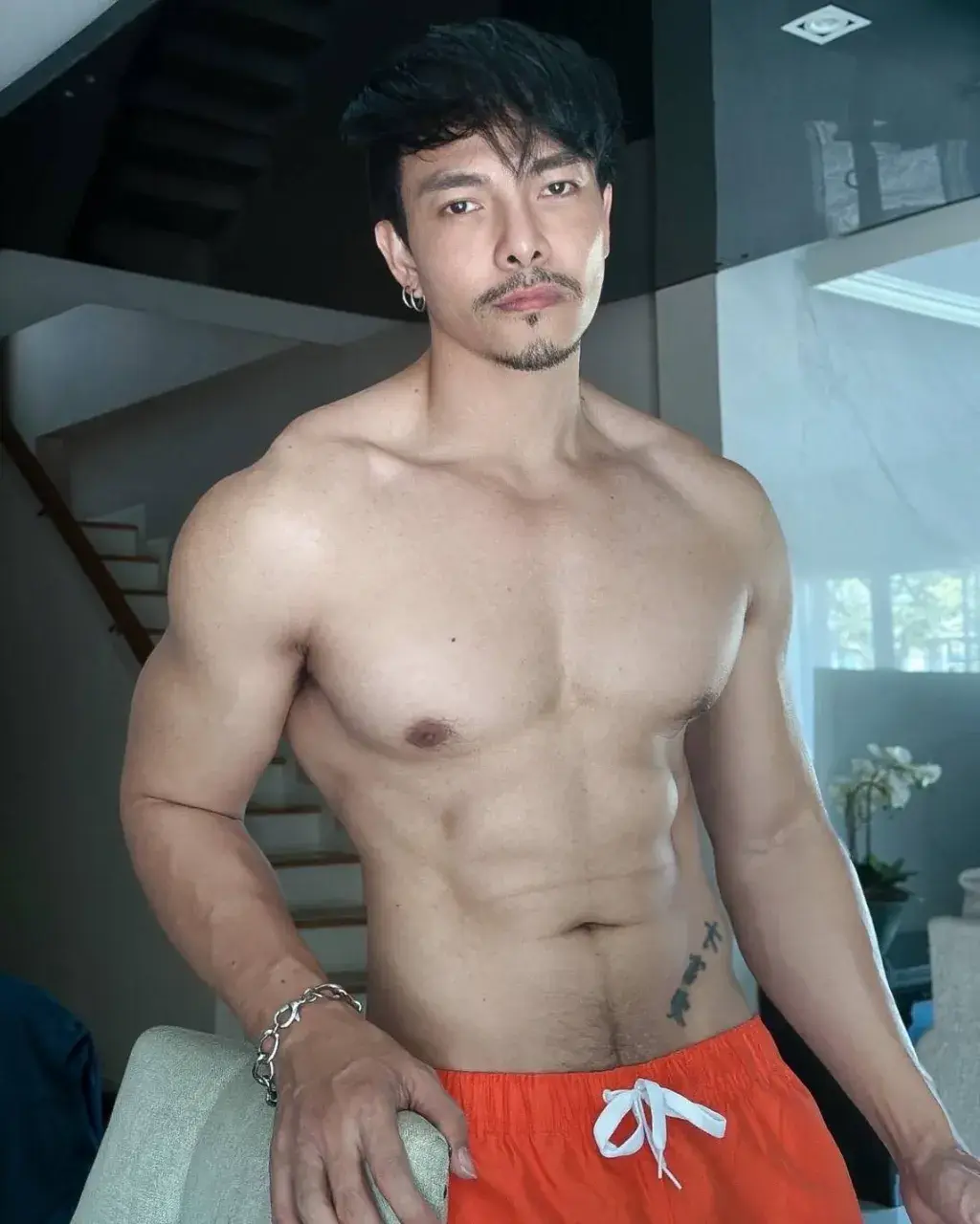 ลีลาน่าลอง อวยคม