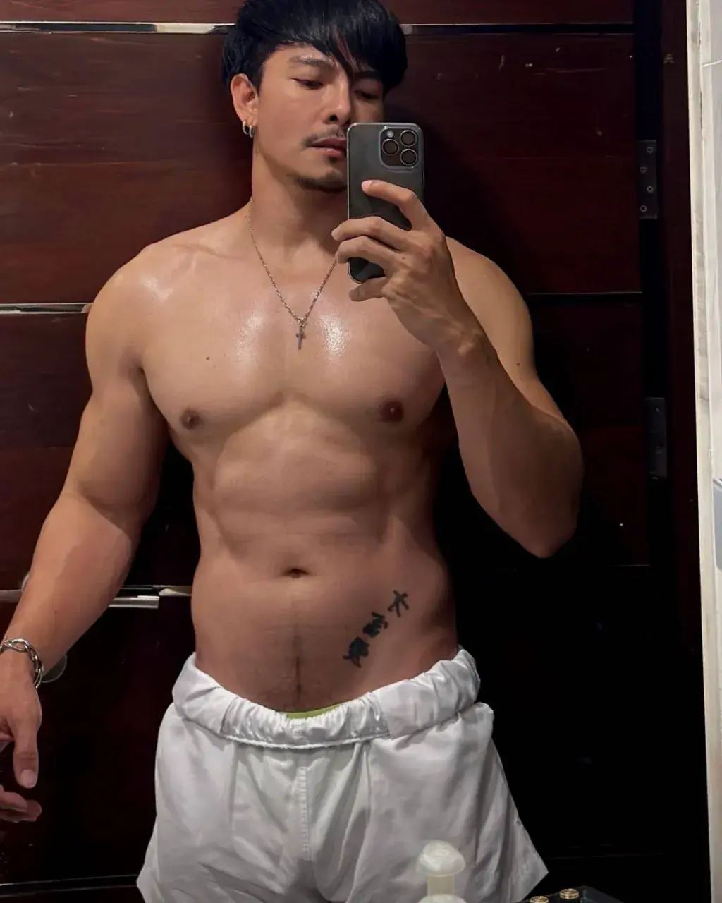 ยอมฉีกเลย