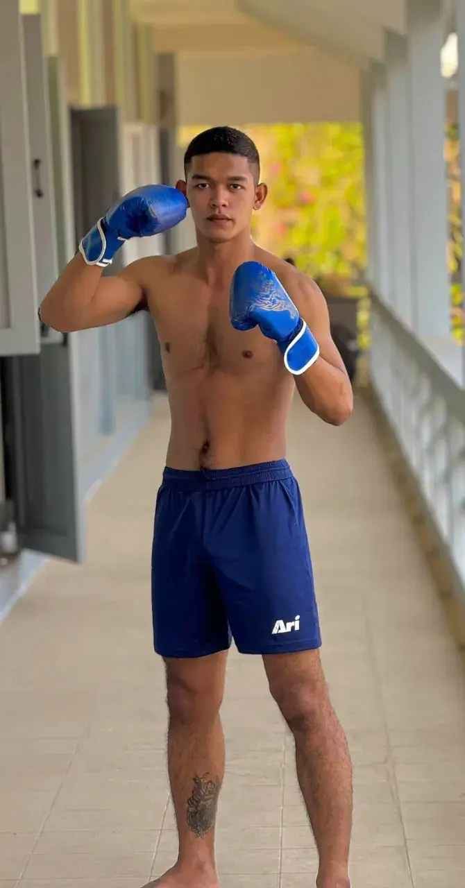 ยอมฉีกเลย