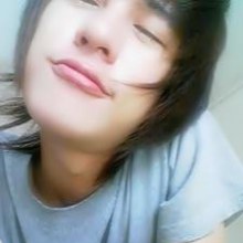 ก็ธรรมดาอ่า  แต่ก็ดูดีระดับหนึ่ง มีไม่กี่คน มาช่วยกันดูดิ๊ ว่าคนไหนดีสุด