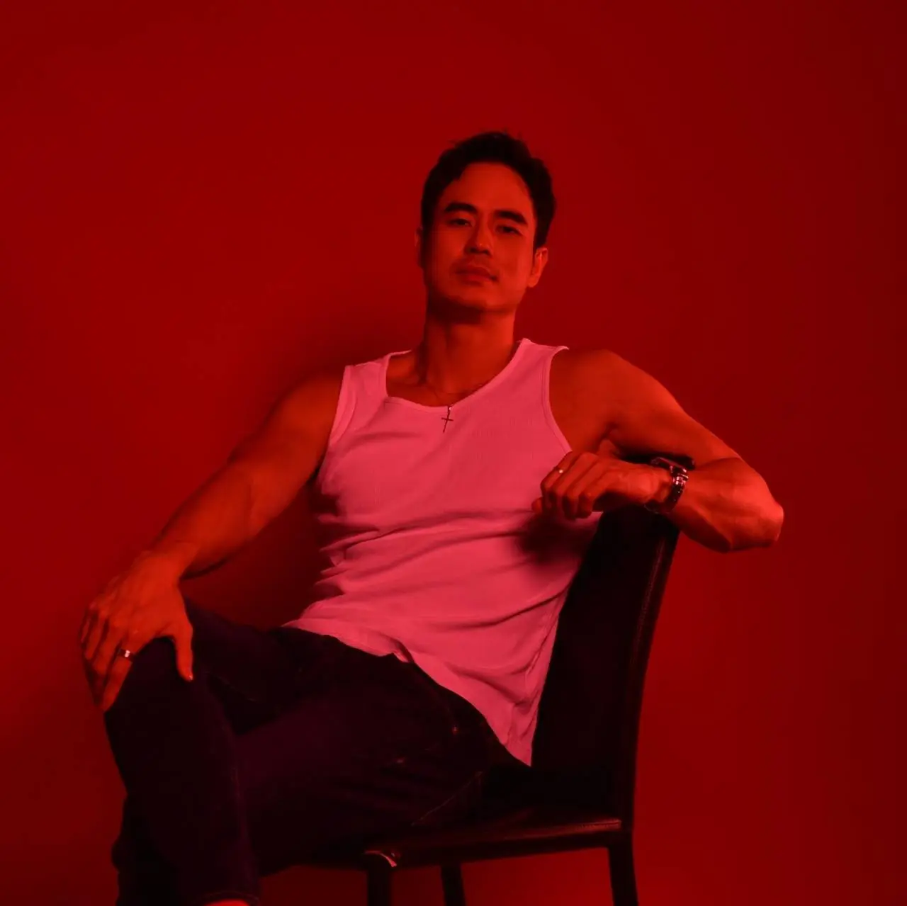 พร้อมคุกเข่าพลีกาย