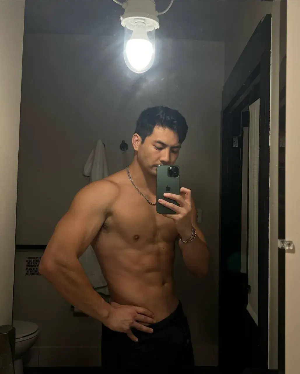 พ่อโยชิสตั๊นที่หล่อล่ำที่สุด