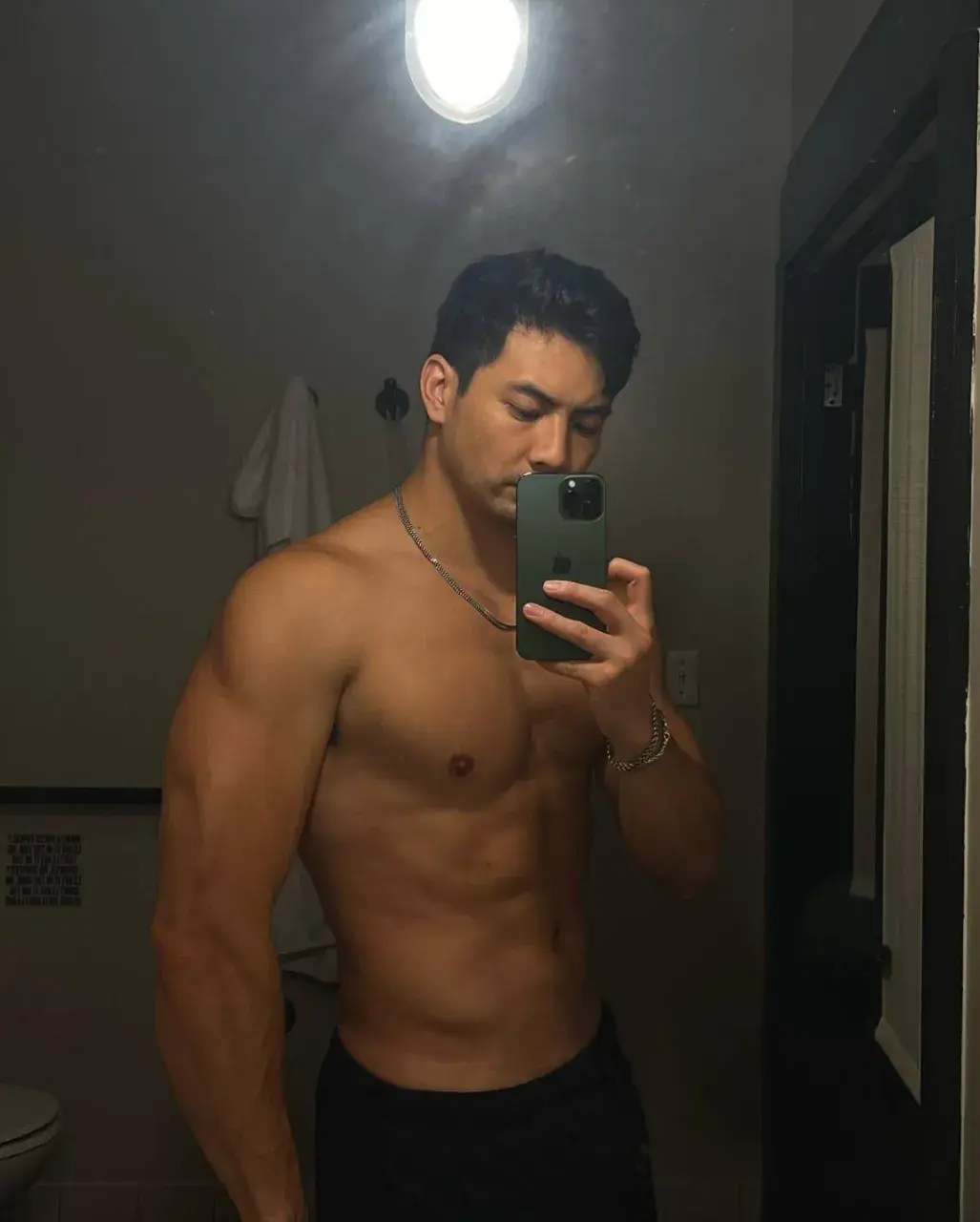 พ่อโยชิสตั๊นที่หล่อล่ำที่สุด