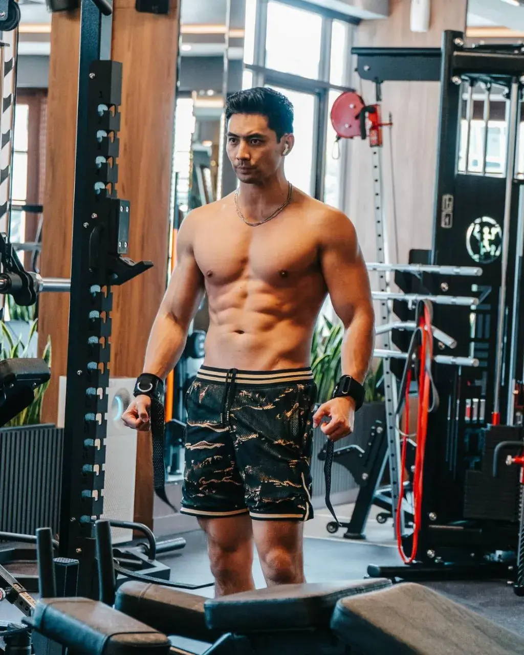 พ่อโยชิสตั๊นที่หล่อล่ำที่สุด