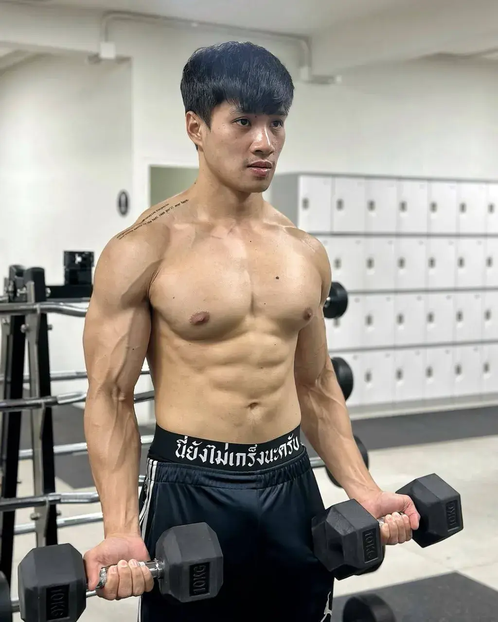 สักดอกใหญ่ๆมั้ยล่ะ