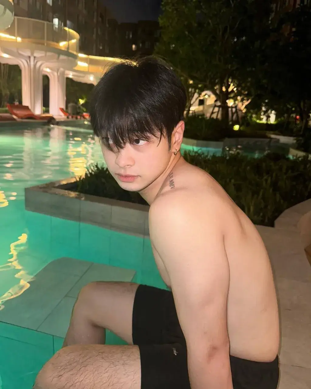 สักดอกใหญ่ๆมั้ยล่ะ