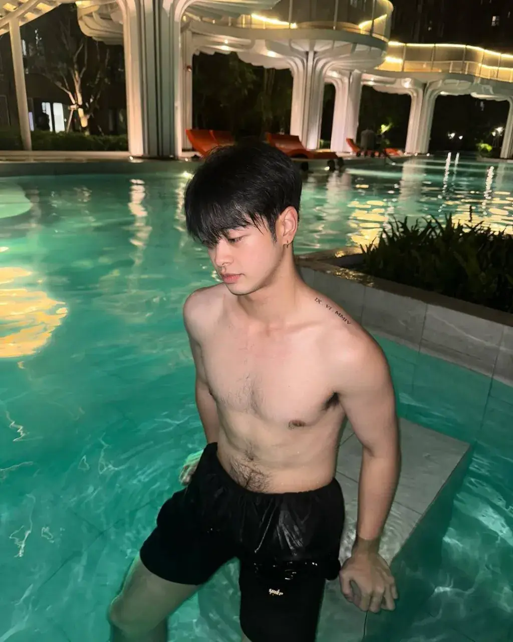 สักดอกใหญ่ๆมั้ยล่ะ