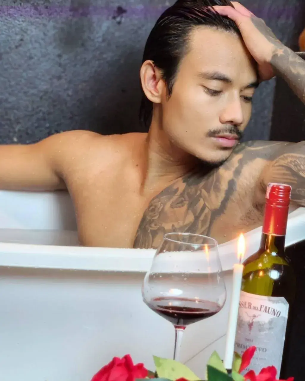 สักดอกใหญ่ๆมั้ยล่ะ