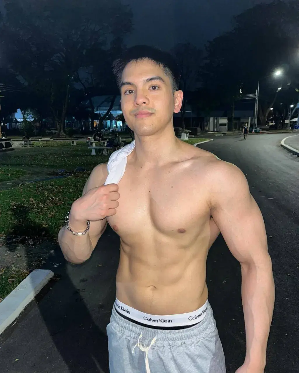 ผัวเขาเราแอบแซ๋บ