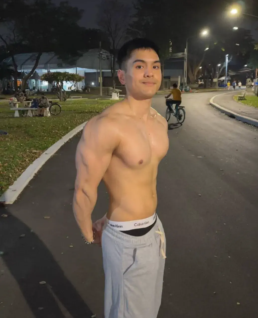 ผัวเขาเราแอบแซ๋บ