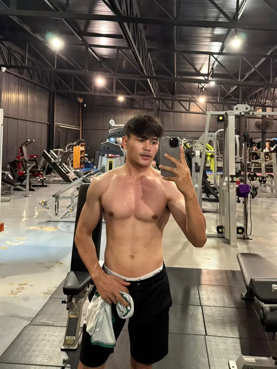 หิวนมจัง