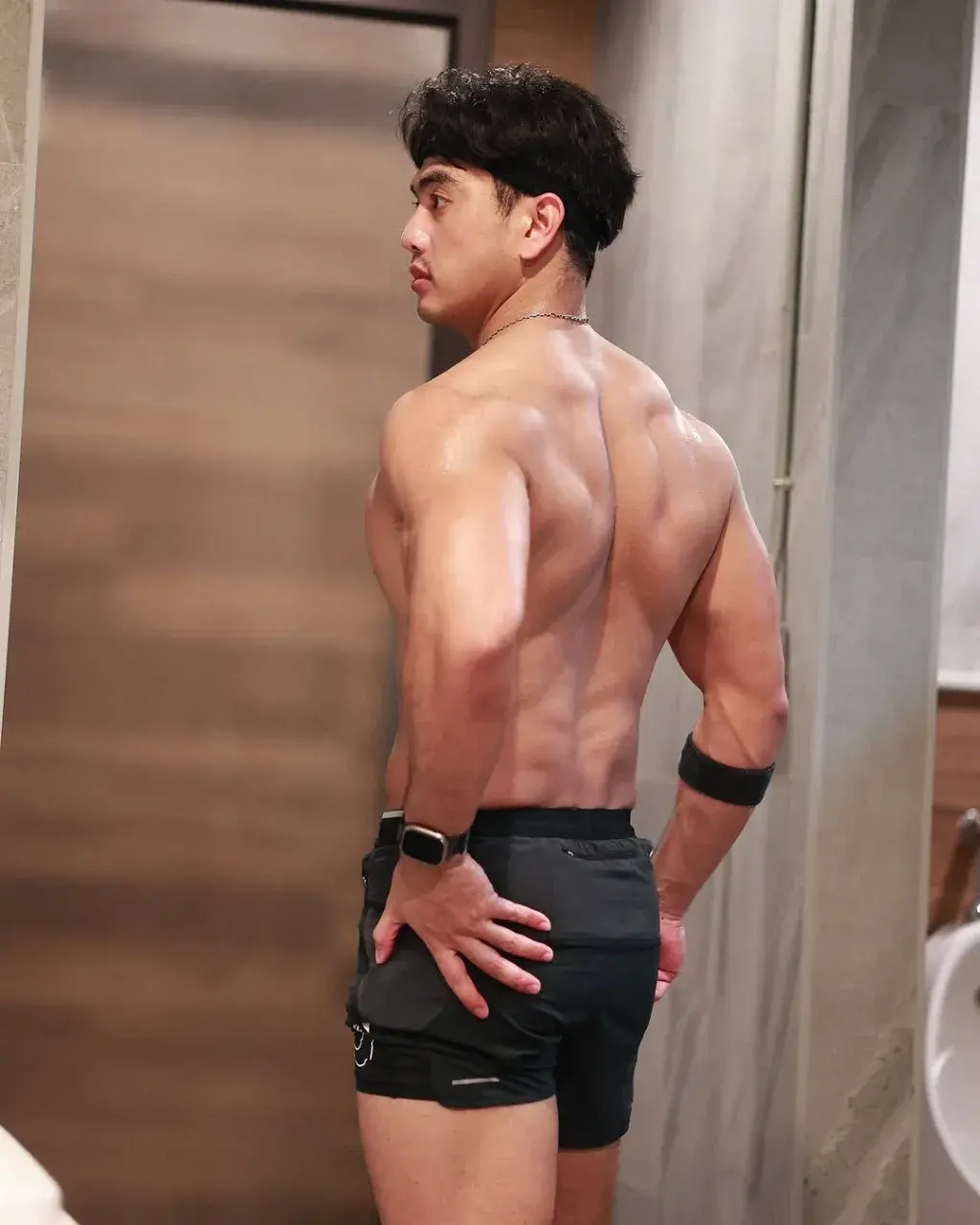 พี่ล่ำทำฉันแตก