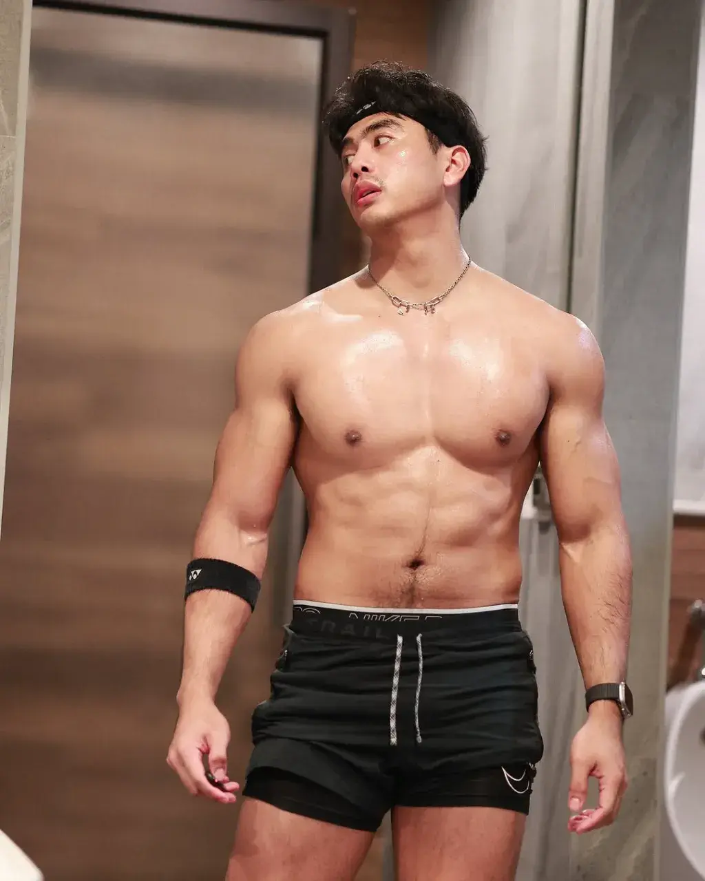 พี่ล่ำทำฉันแตก
