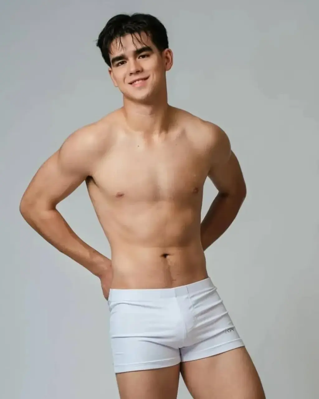 Swimsuit : Jirayu Jack Tucker