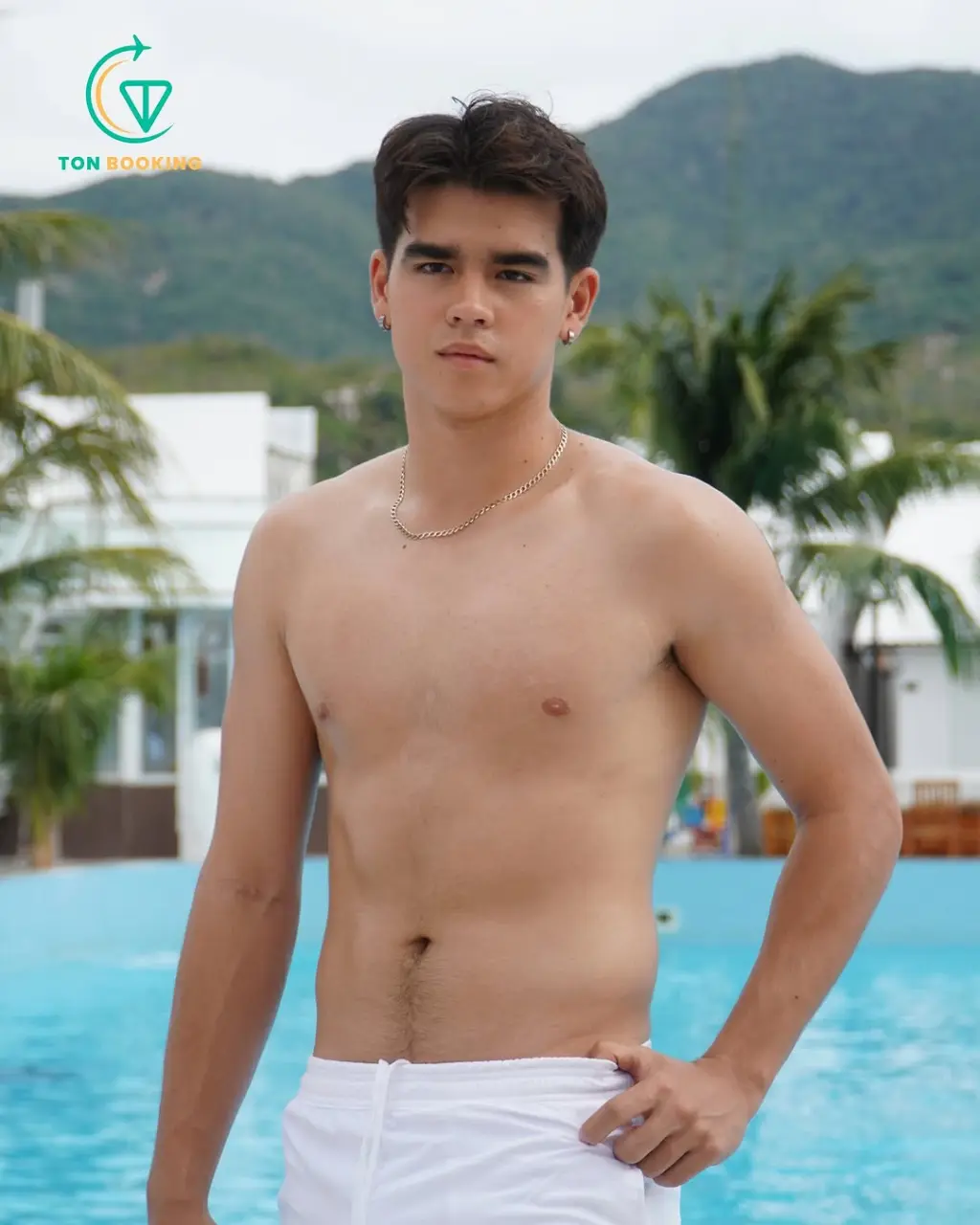 Swimsuit : Jirayu Jack Tucker