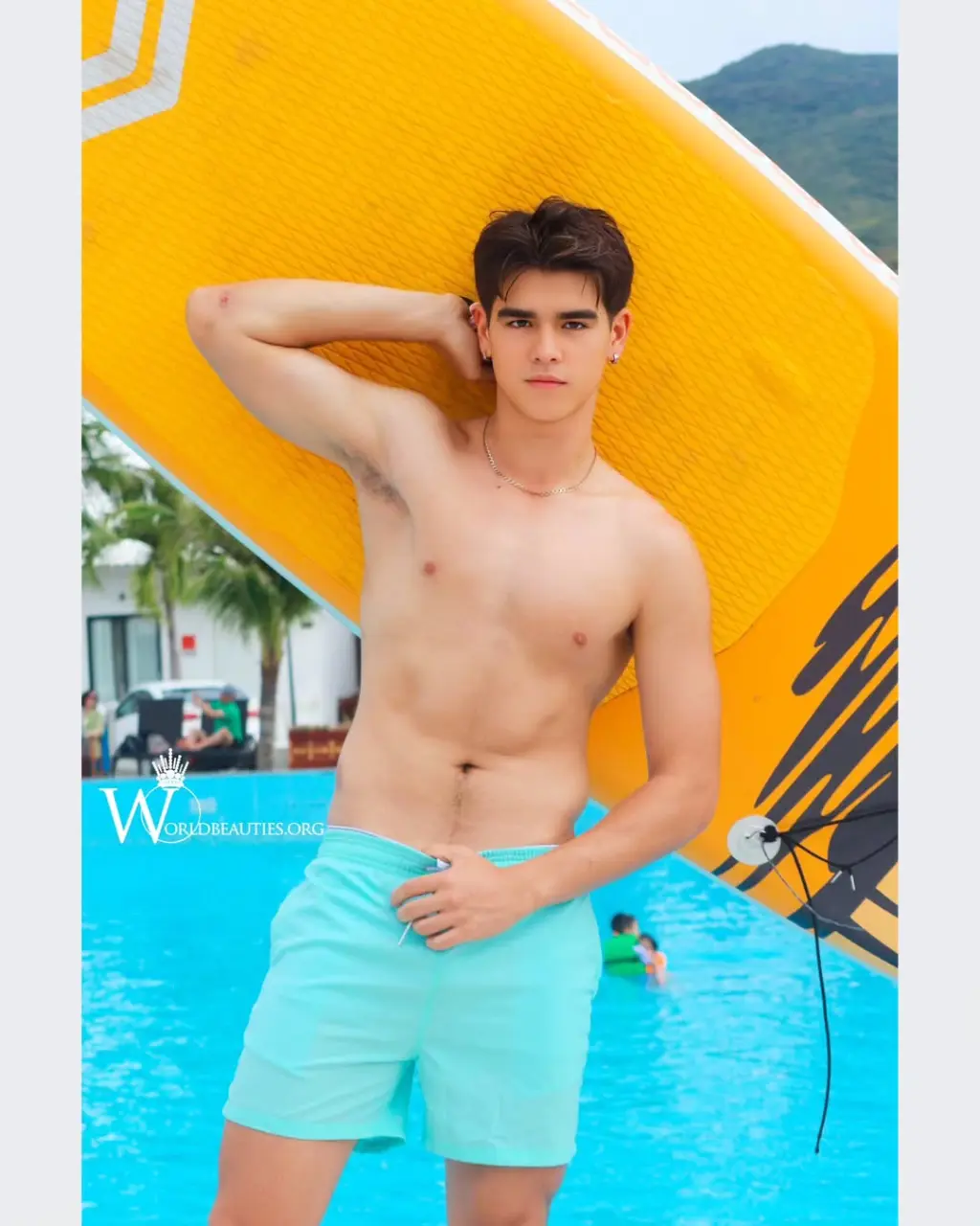 Swimsuit : Jirayu Jack Tucker