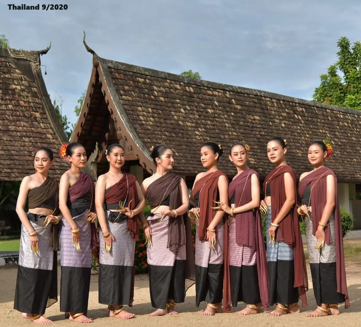 Lanna Costumes by Bint Sireethorn and Her Team 🇹🇭