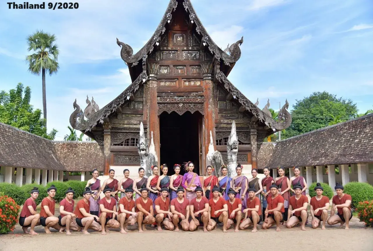 Lanna Costumes by Bint Sireethorn and Her Team 🇹🇭