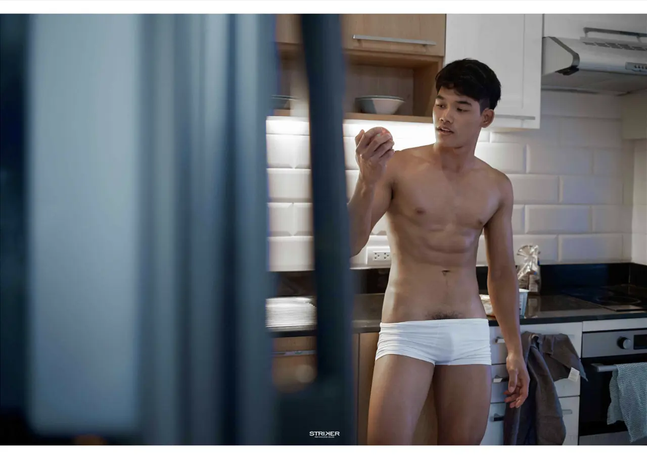 Photobook : STRIKER 02