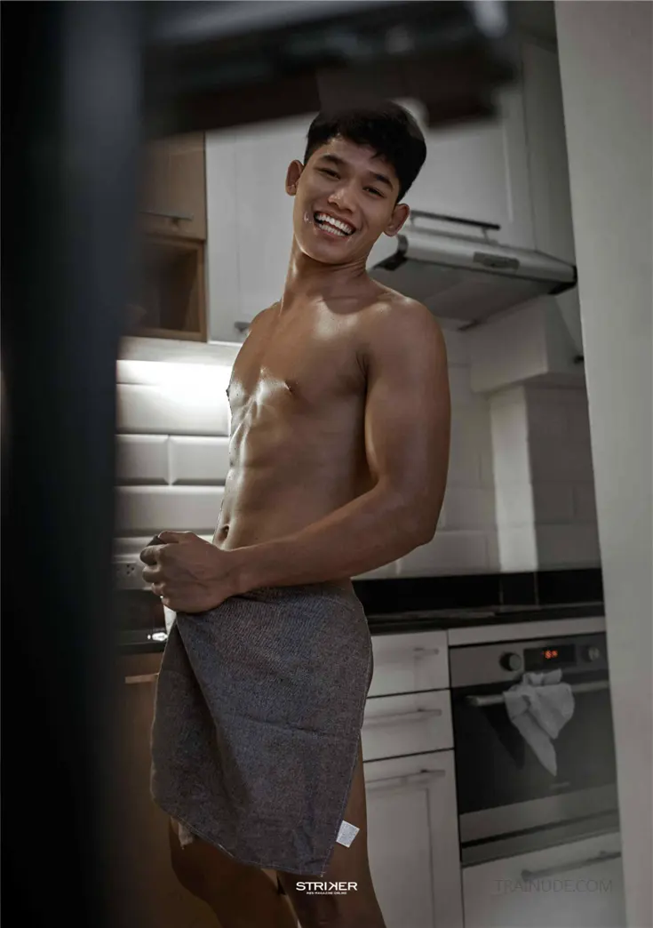 Photobook : STRIKER 02