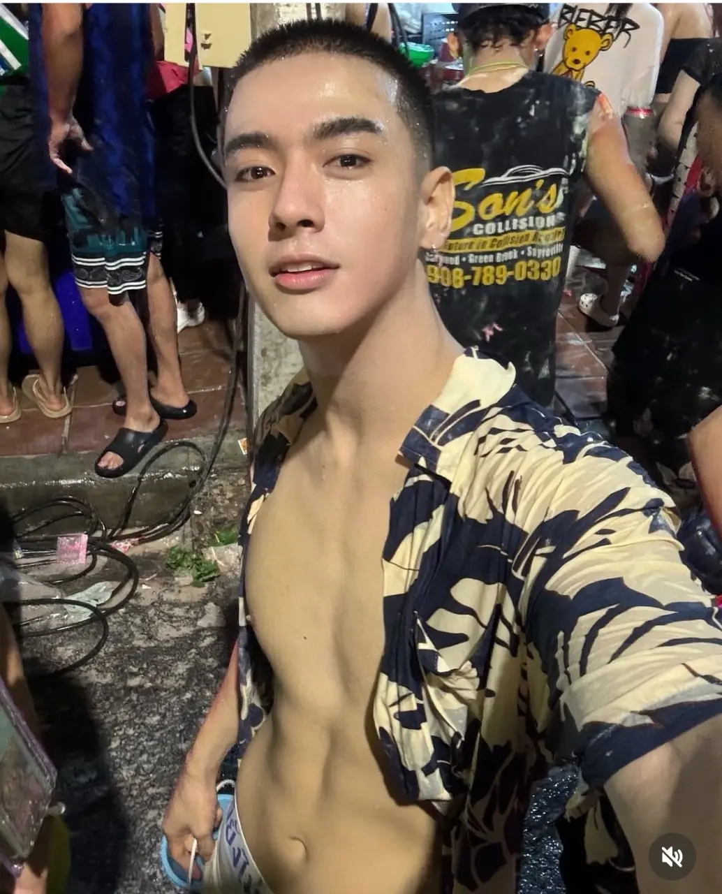 สงกรานต์ชื่นใจ