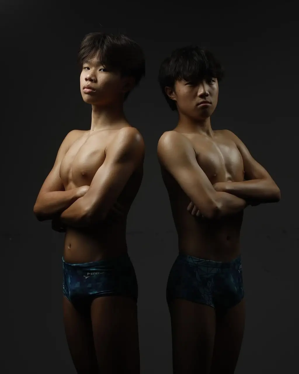 นักกีฬาว่ายน้ำหนุ่มน้อย 10