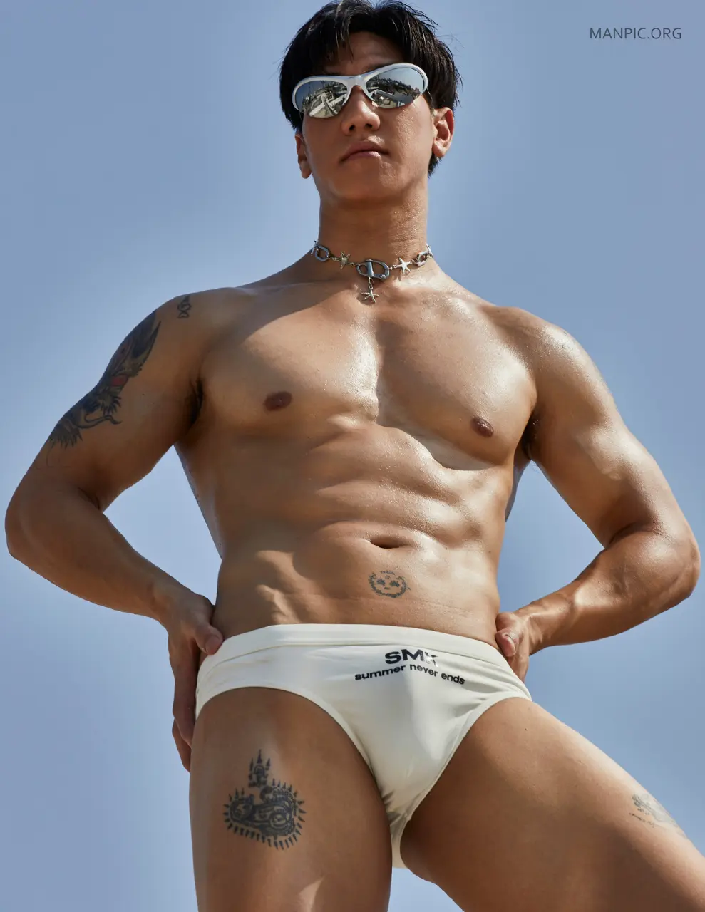 Photobook : AWESOME 32 - June