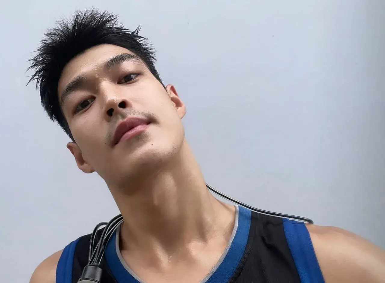 ขาวสว่างทำน้ำแตก