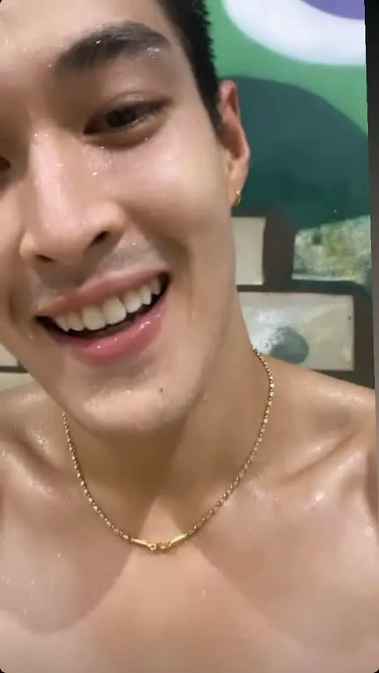 ขาวสว่างทำน้ำแตก