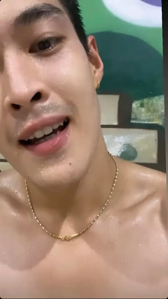 ขาวสว่างทำน้ำแตก