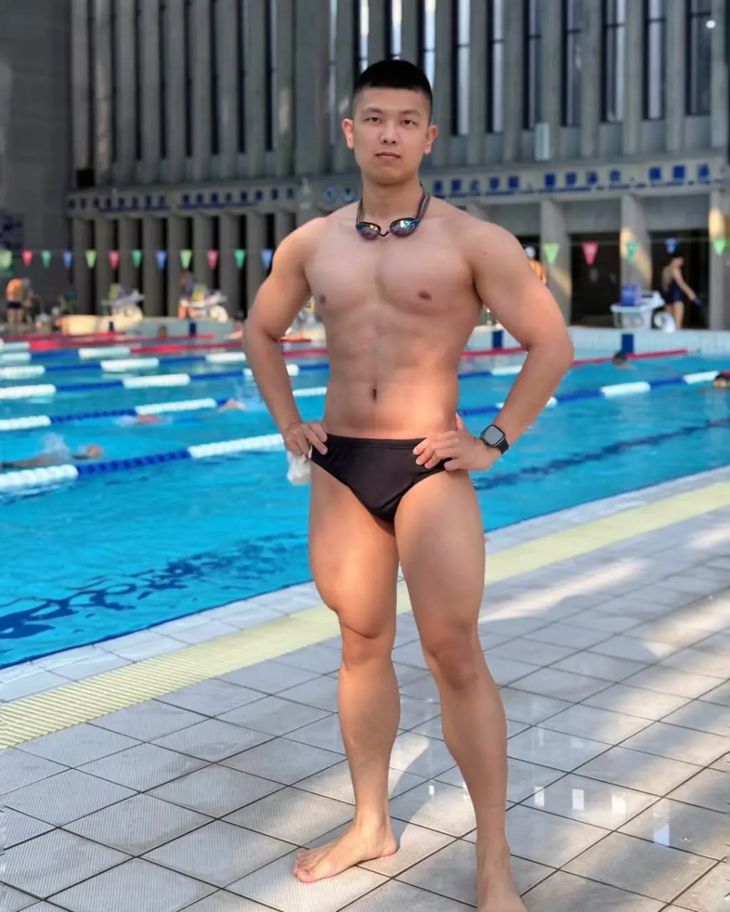 Sports-loving arts student : 小奕