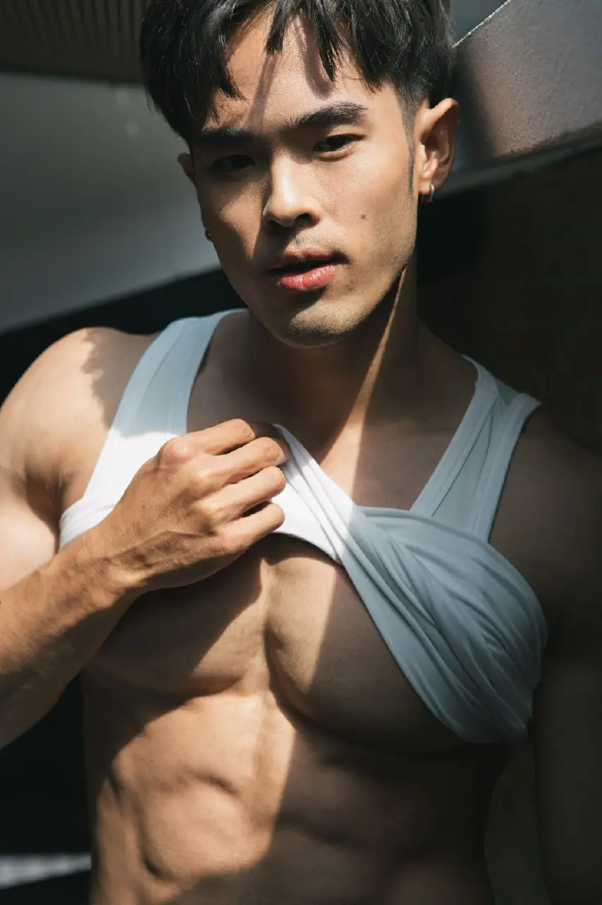 Photobook : 1 DAY WITH POOM