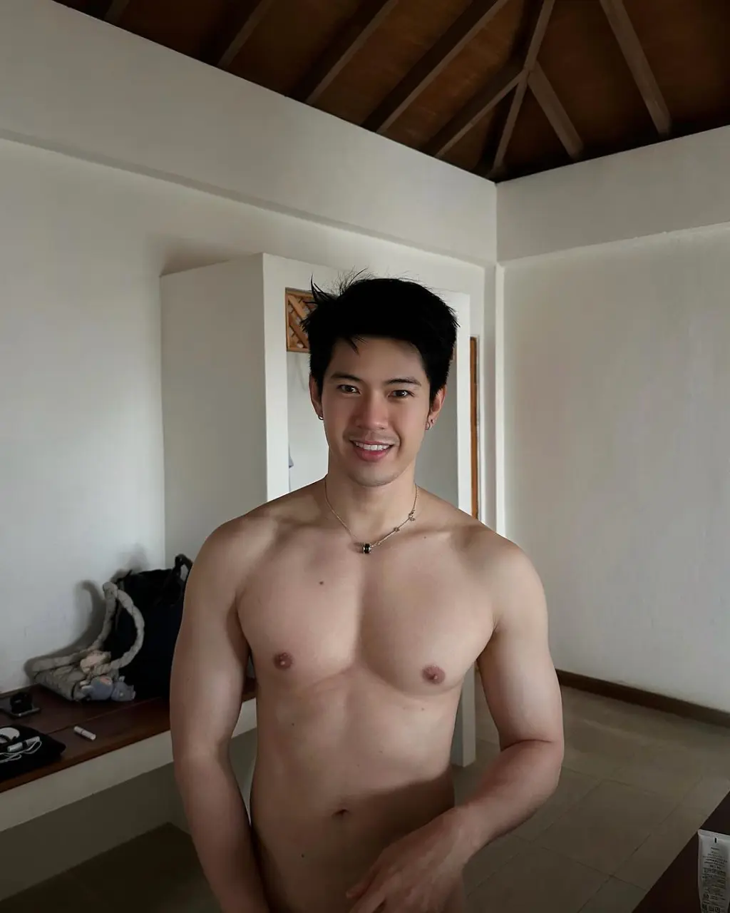 Cool GUY : Bee Tawanchat