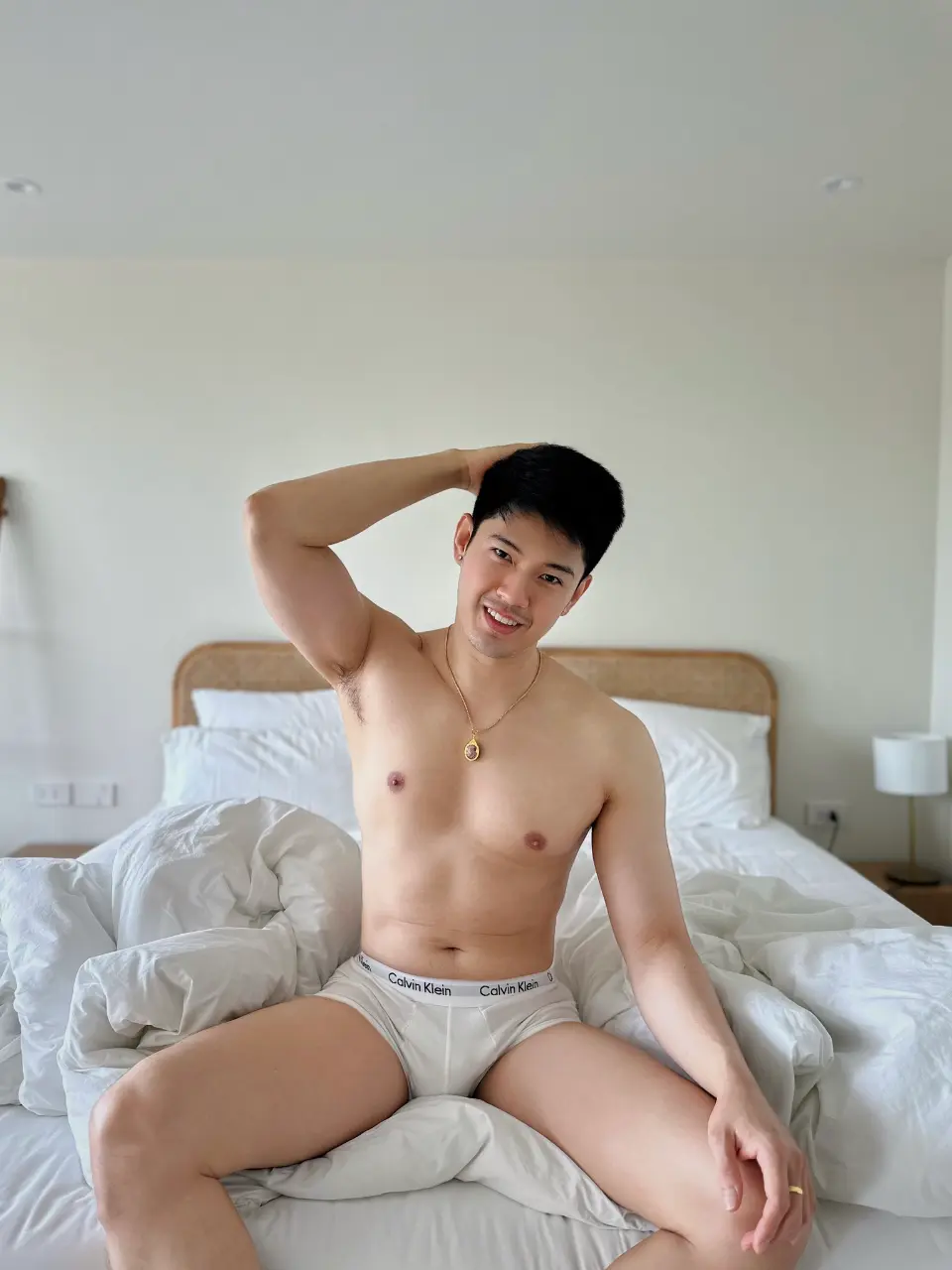 Cool GUY : Bee Tawanchat