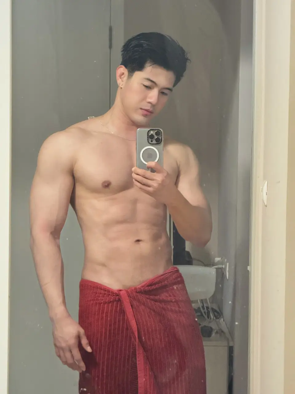 Cool GUY : Bee Tawanchat