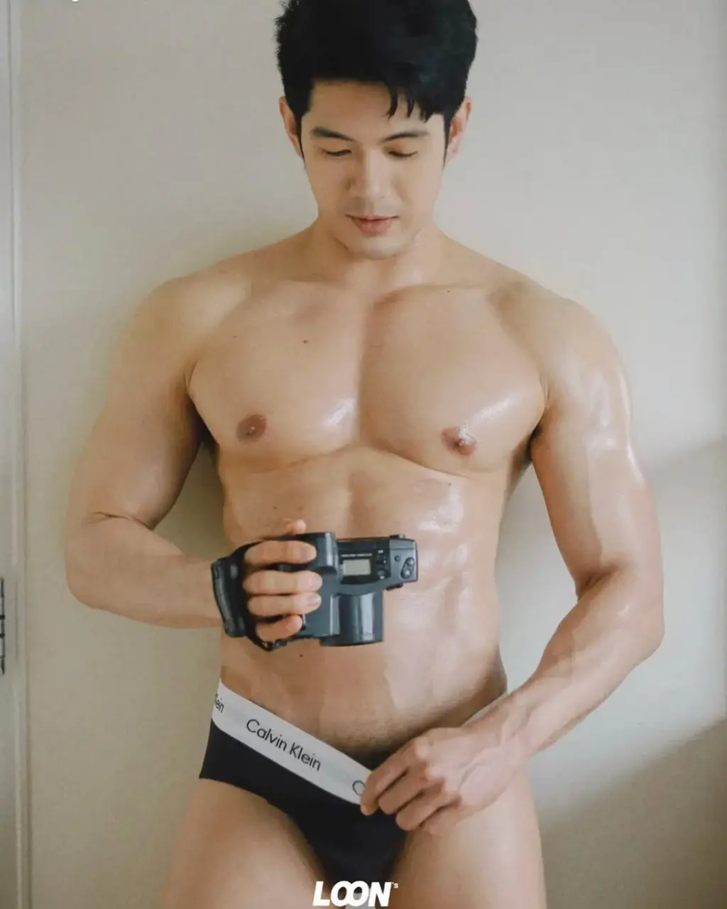 Cool GUY : Bee Tawanchat